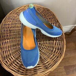 Vionic Comfort Shoes 9.5